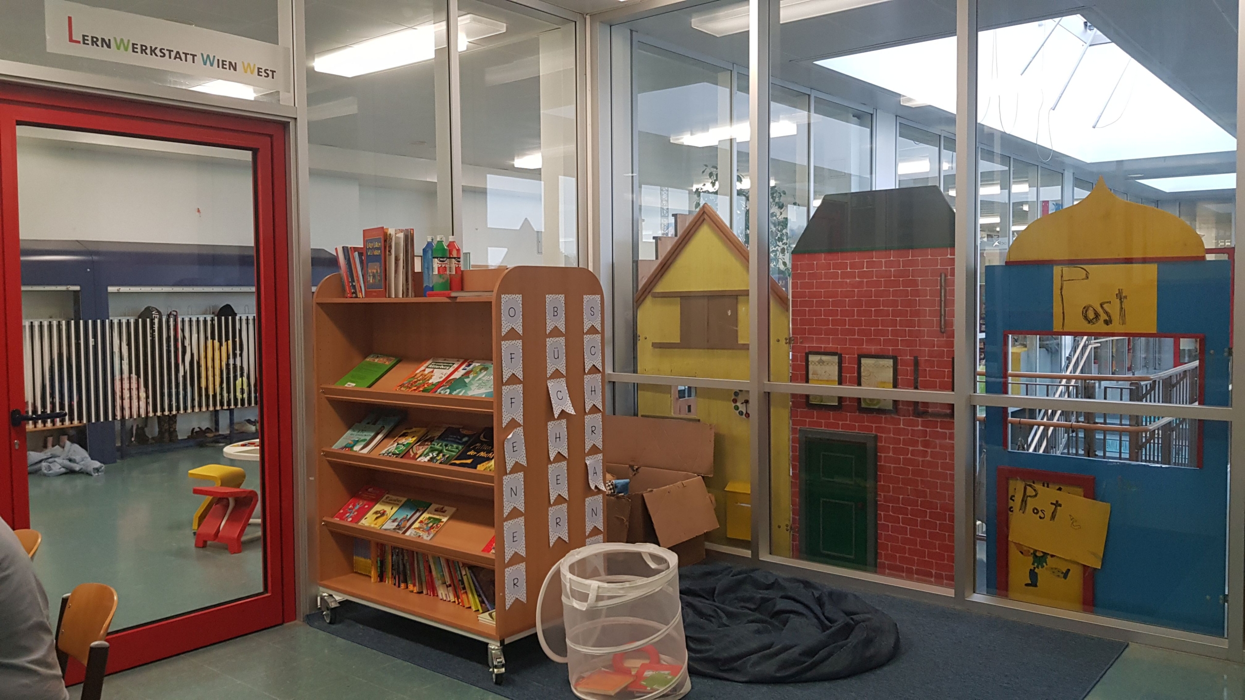 EingangInnen Eingang innen zur Lernwerkstatt